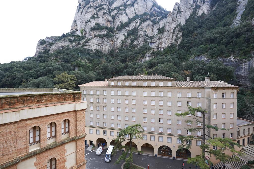 Apartamentos Montserrat Abat Marcet Εξωτερικό φωτογραφία