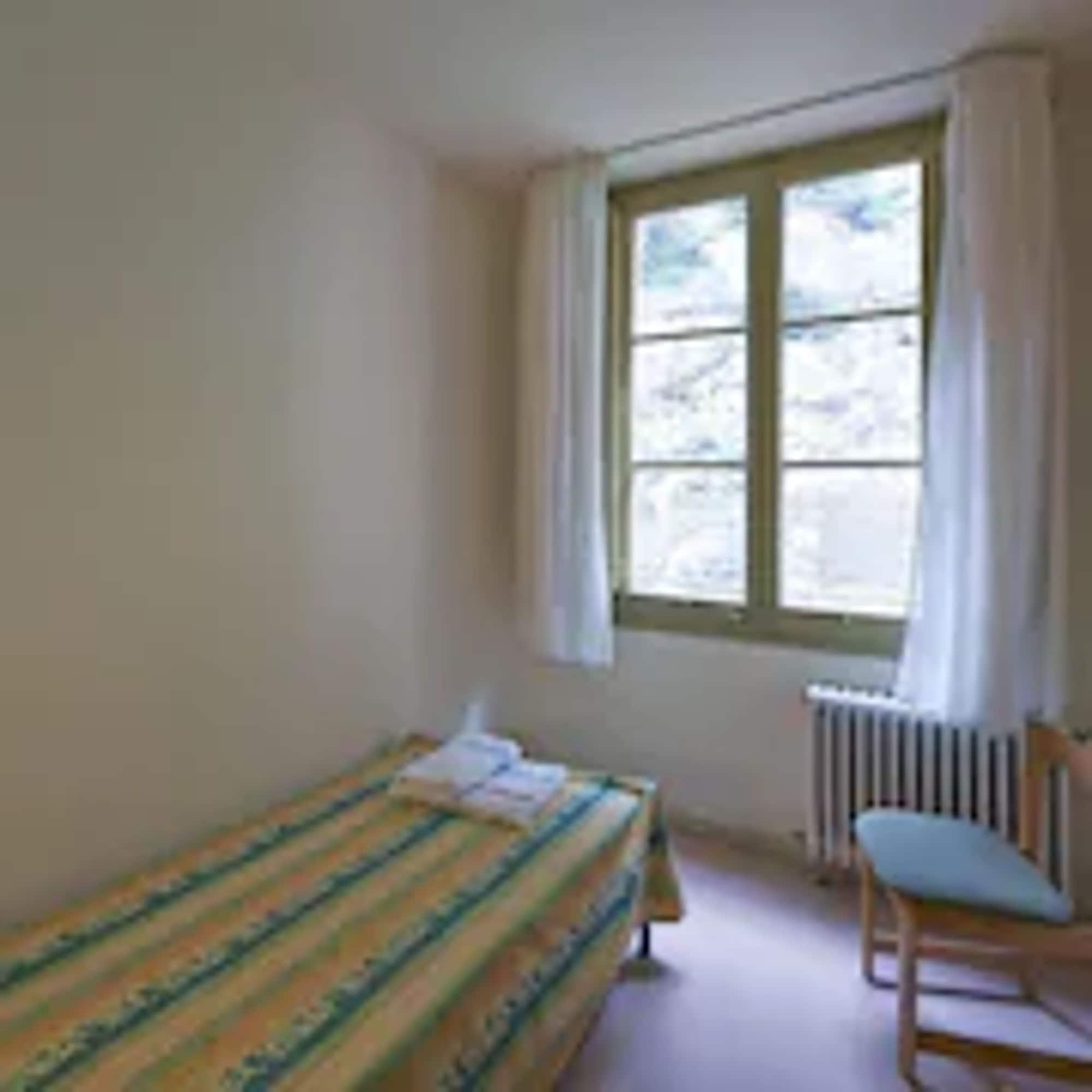 Apartamentos Montserrat Abat Marcet Εξωτερικό φωτογραφία