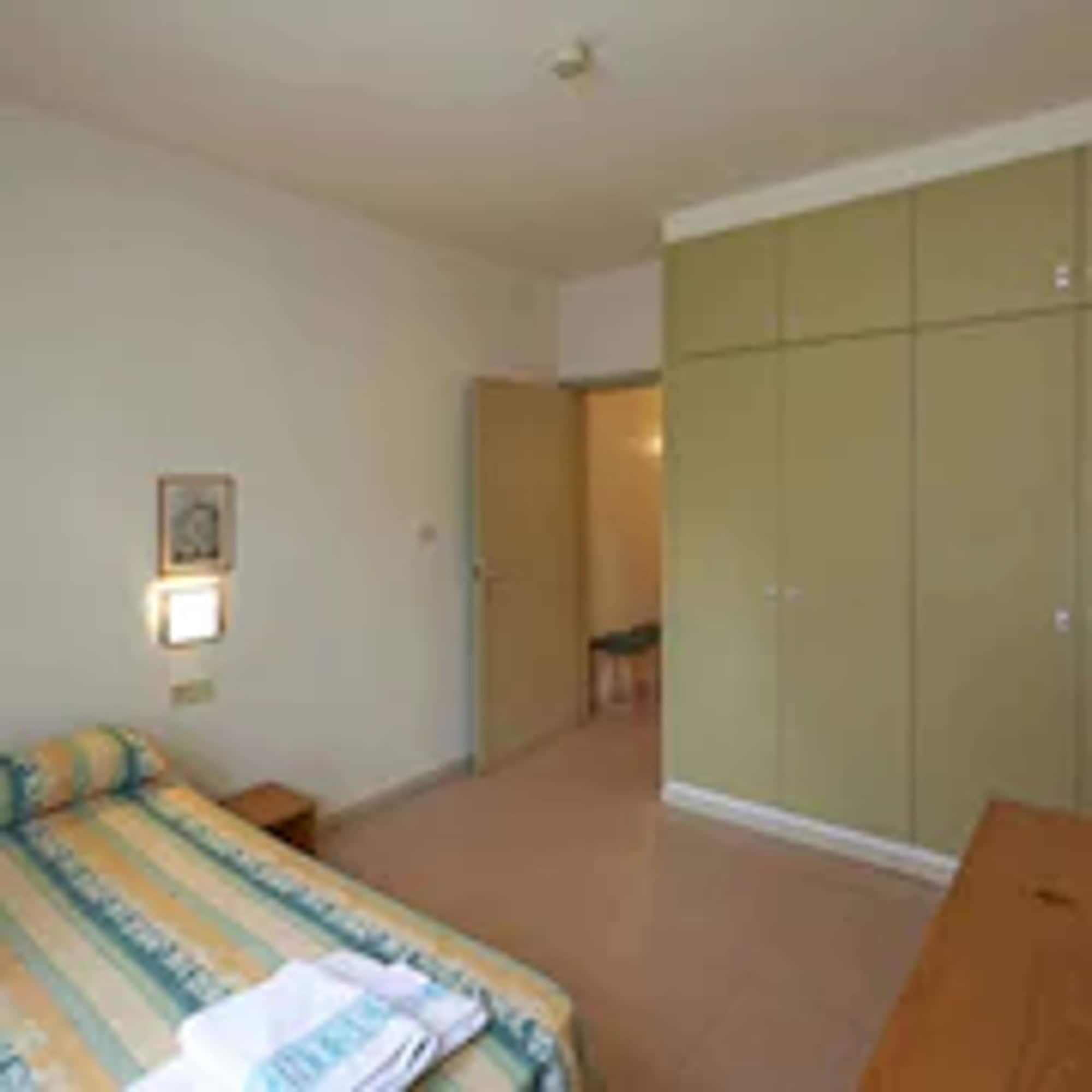 Apartamentos Montserrat Abat Marcet Εξωτερικό φωτογραφία