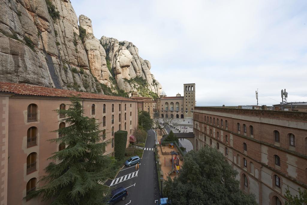 Apartamentos Montserrat Abat Marcet Εξωτερικό φωτογραφία